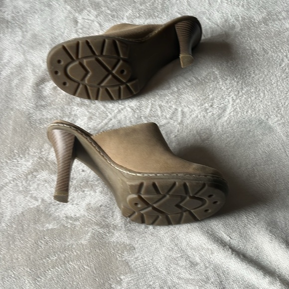 Women’s ellemenno leather slide on high heal. Size 8.5 - Picture 9 of 10